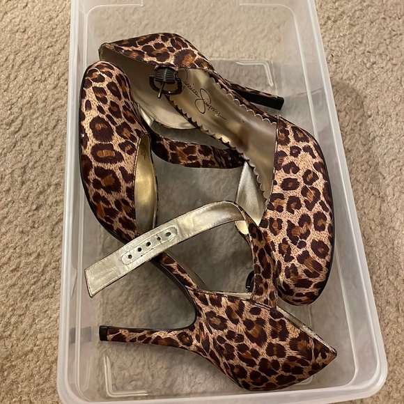 4 inch leopard print heels - Picture 2 of 6